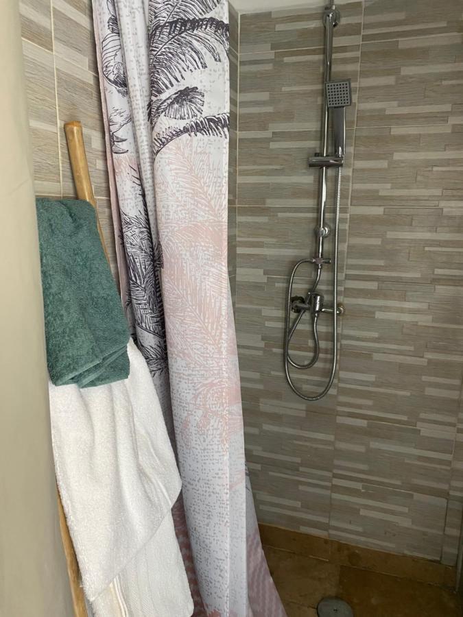 Studio Cosy 5 Mn De La Gare 10 Mn Des Plages سُت المظهر الخارجي الصورة
