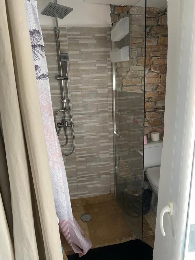 Studio Cosy 5 Mn De La Gare 10 Mn Des Plages سُت المظهر الخارجي الصورة